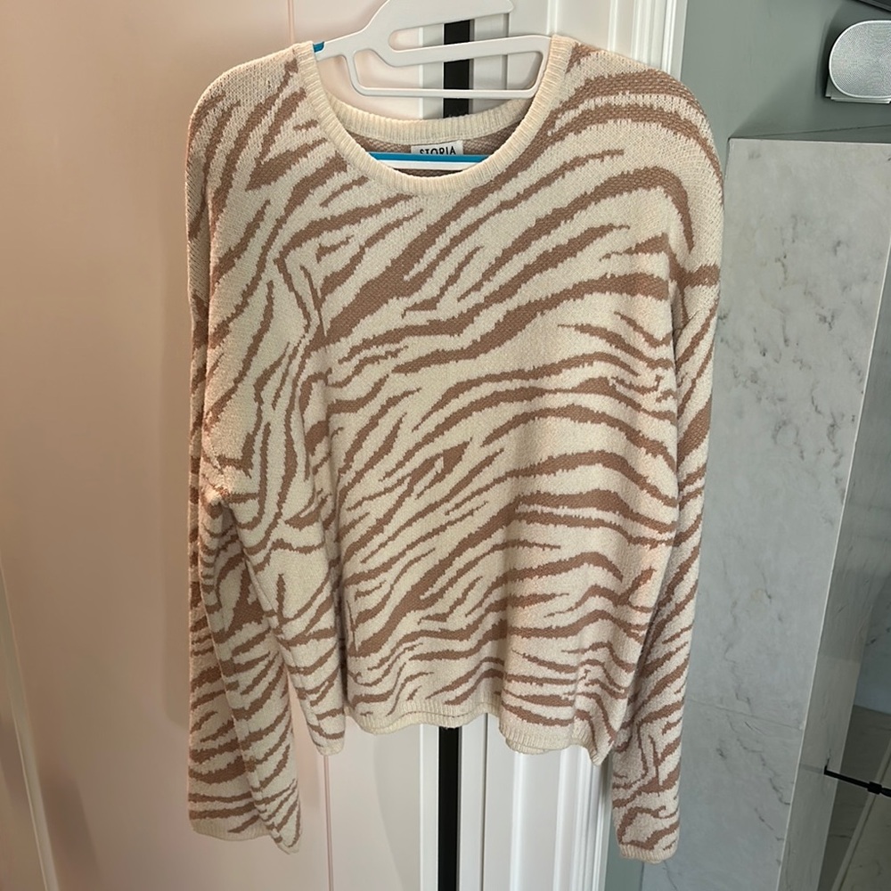 Storia Beige and Cream Patterned Sweater